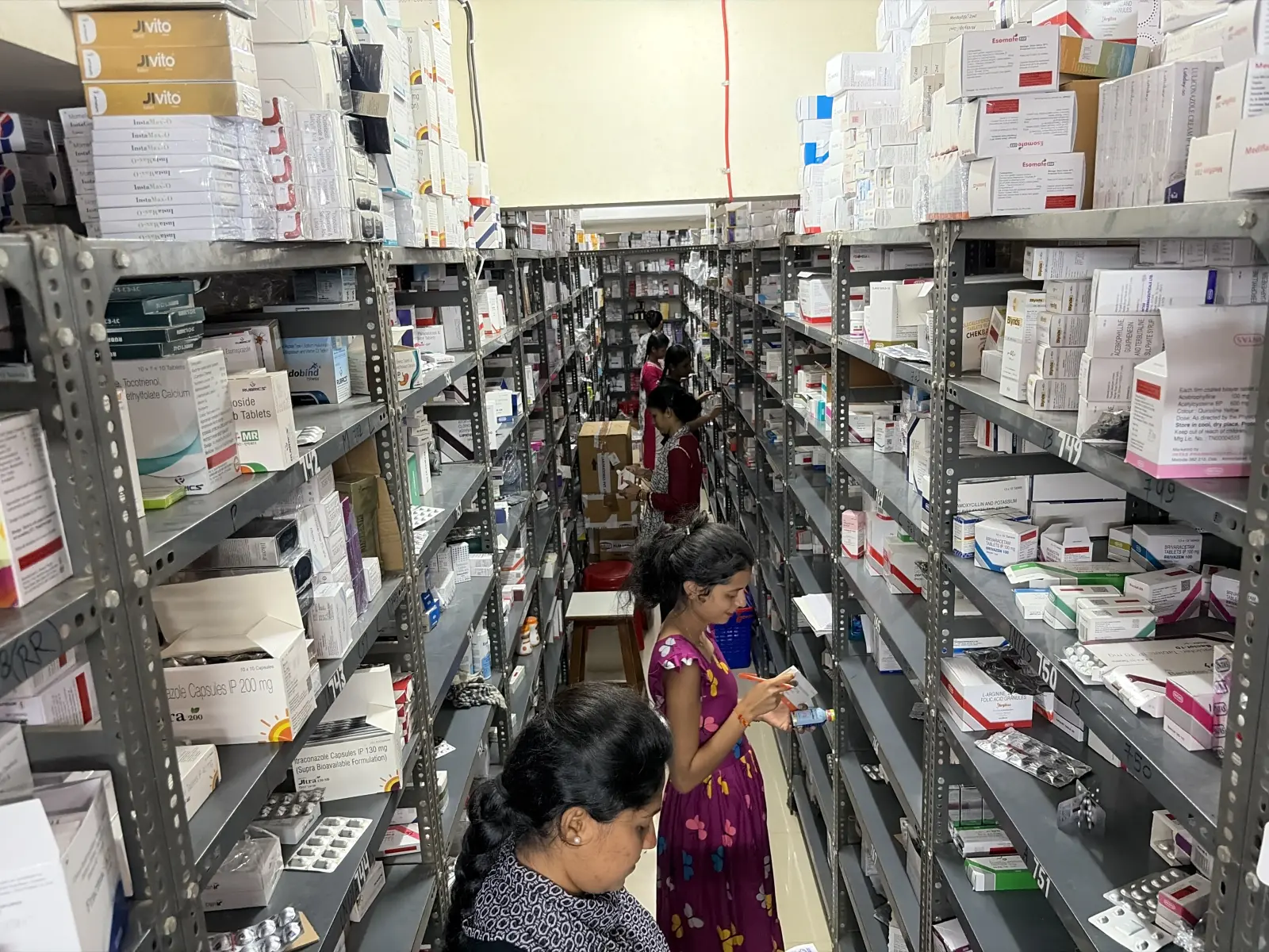 Organized pharma warehouse
